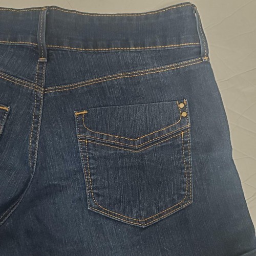 Denizen from Levi's Women's Blue Denim Shorts Cuffed Size 2 - Picture 3 of 6