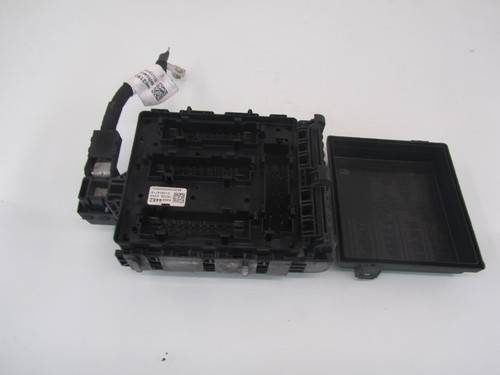 20 CADILLAC XT5 Engine Motor Fuse Relay Junction Terminal Box Block 84554482 OEM - Picture 3 of 4