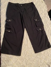 gitano goth/punk buttoned accented black capri shorts