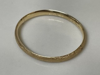 Vintage BB 14K Gold Hinged Bangle Bracelet Cuff Locking Matte Finish Nice