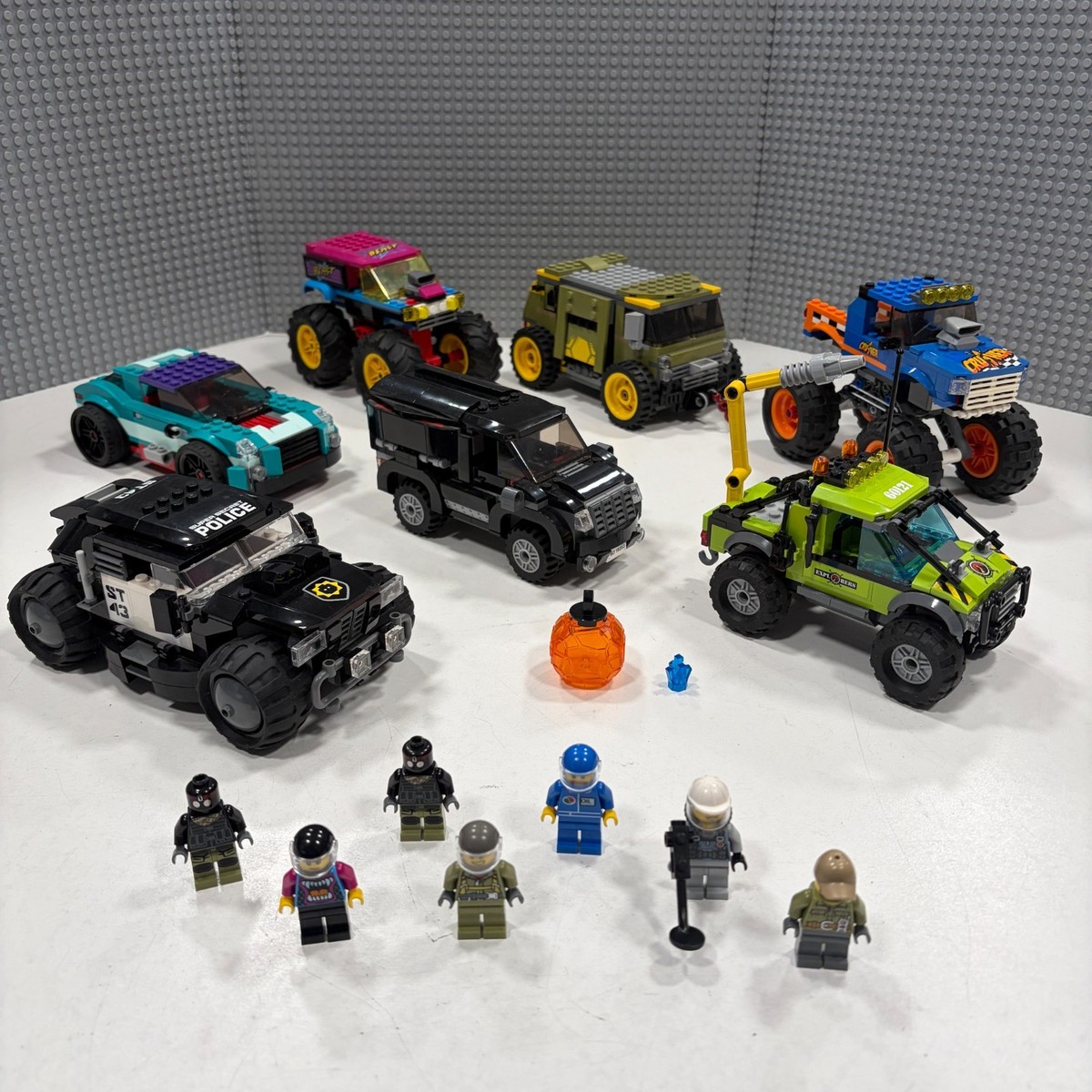 LEGO City Town Bulk Lot : 7 Minifigures + 7 Vehicles : Volcano