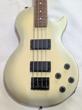 Basso Charvel Les Paul anni 90 nuove corde con custodia