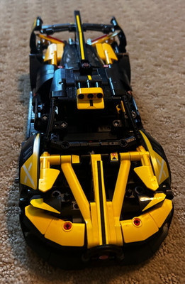 Complete* Used built LEGO TECHNIC: Bugatti Bolide (42151) *will break into bags*
