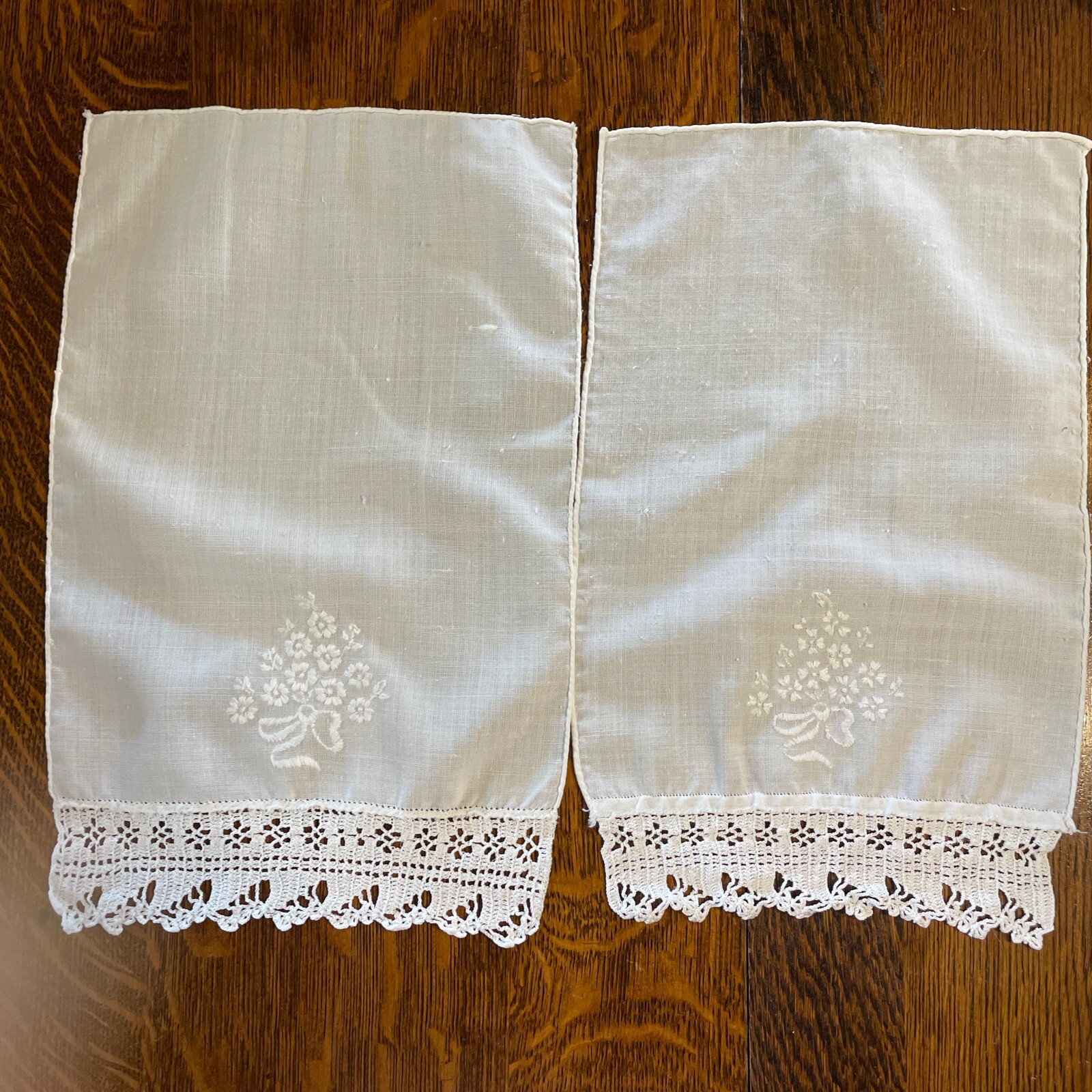 Vintage White Cotton Embroidered Fingertip Towels Crochet Edge