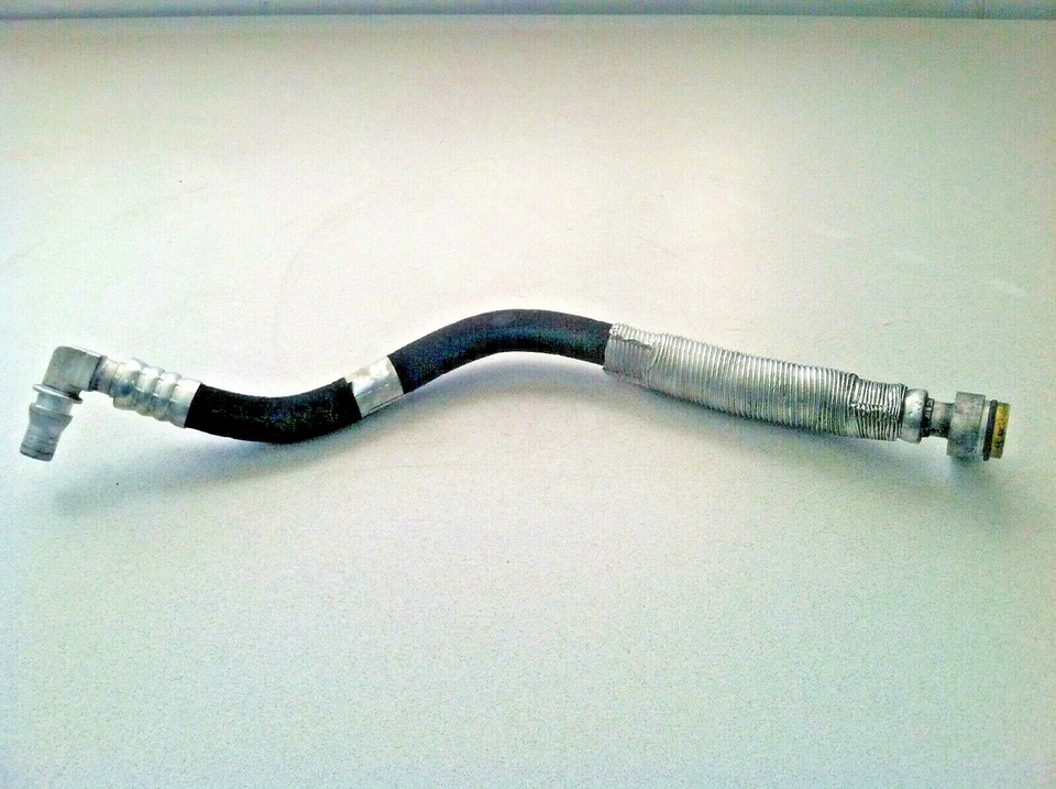 Mercedes-Benz E500 W211 2002-2009 ~ línea de refrigerante Foto 2 de 3