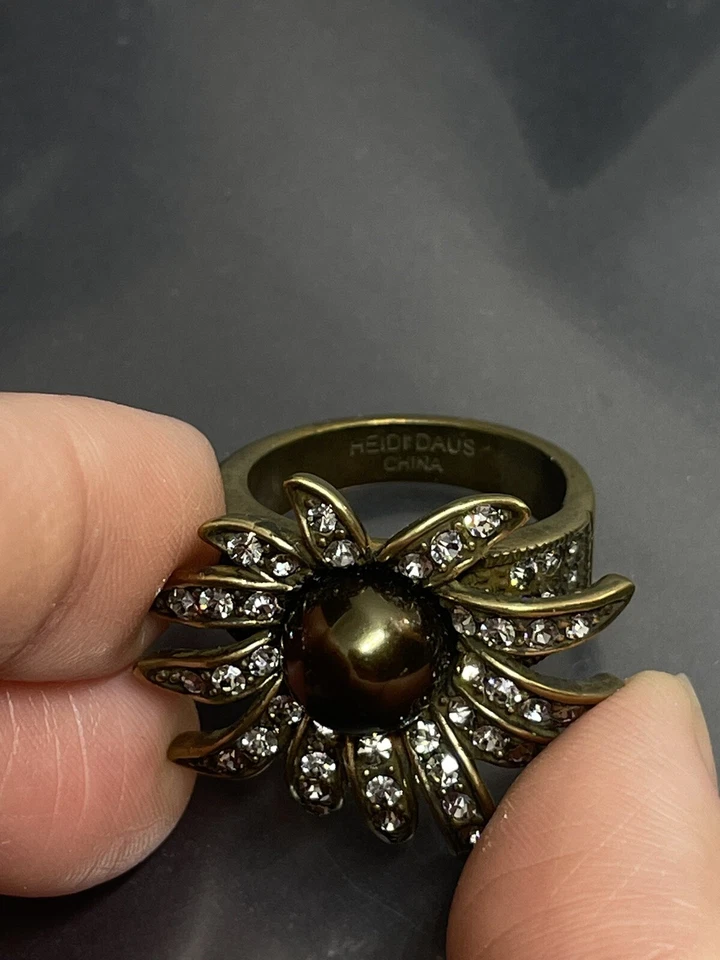 Heidi Daus Signed “Art In Bloom" Bronze Tone Crystals Faux Pearl Flower 10 Ring - Image 3 of 4