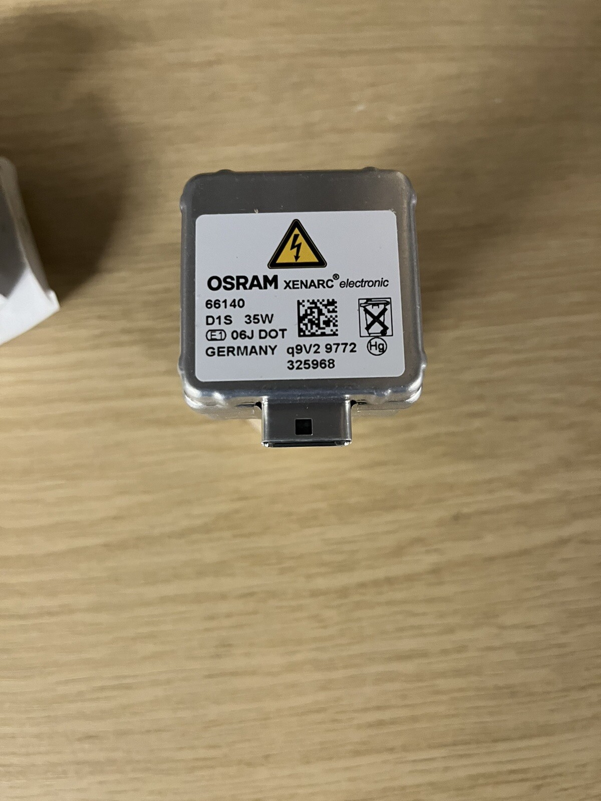 Genuine Mercedes-Benz Headlight Xenon Bulb N000000004248 for sale 
