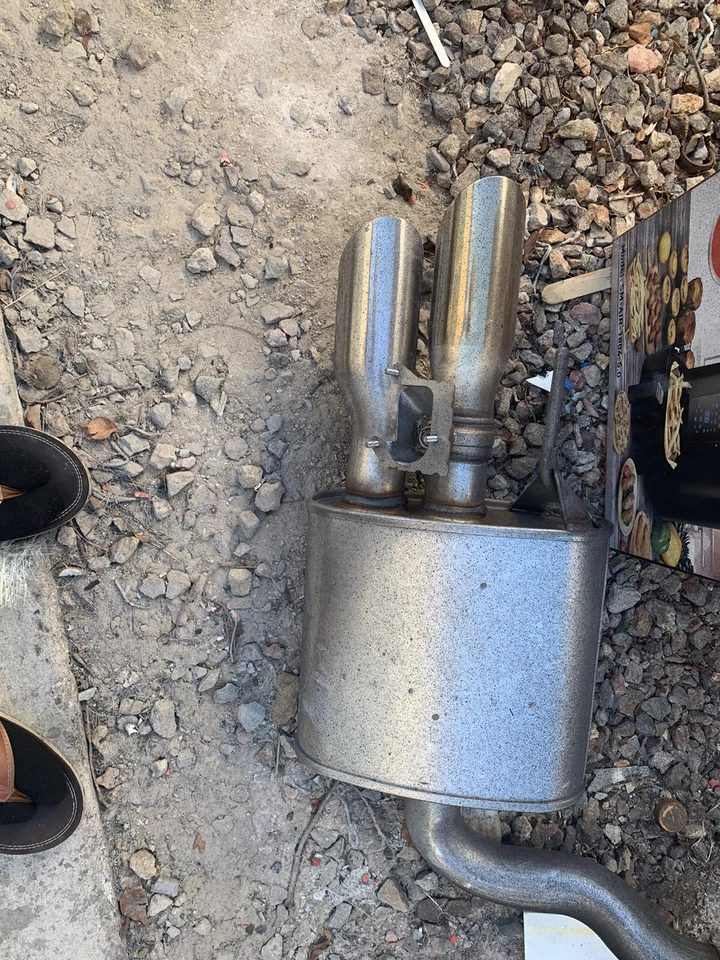 Ford Mustang GT 2018-2021 sistemas de escape activos Foto 2 de 3