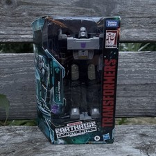 Transformers Earthrise War For Cybertron Megatron Figure Voyager Class SEALED