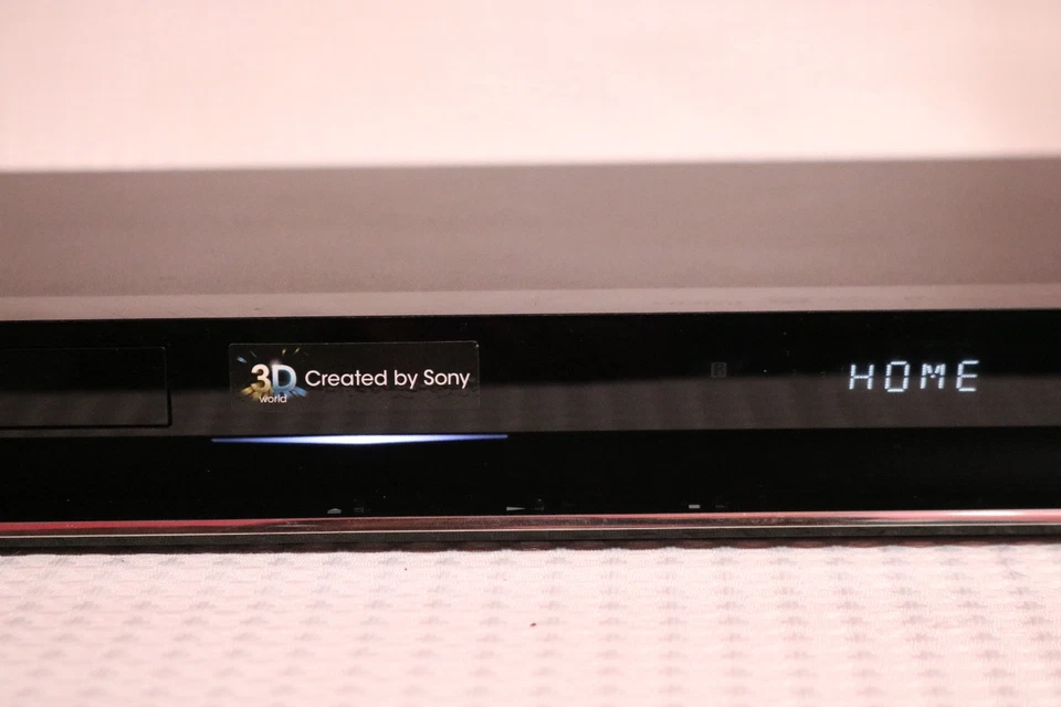 Sony BDP-S570 3D Blu-Ray Player - Complete Set with All Accessories - Image 3 of 4
