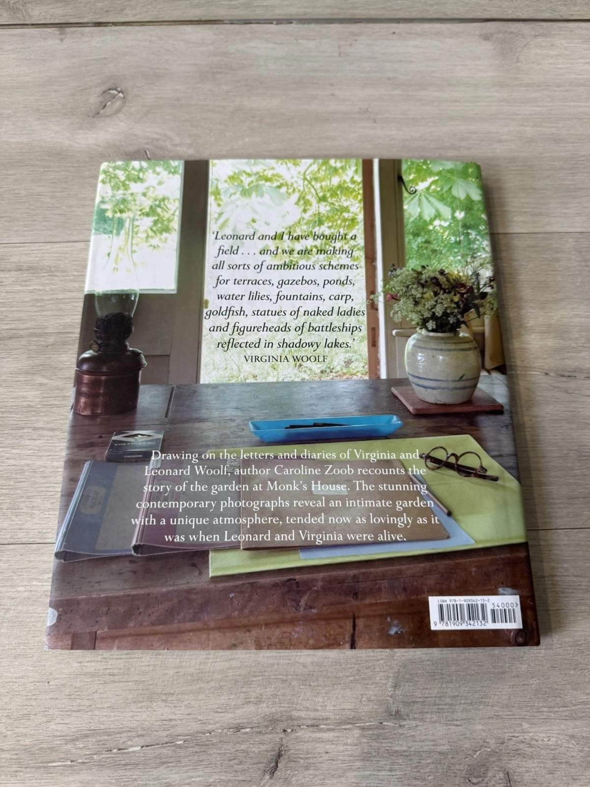 Virginia Woolf's Garden by Caroline Zoob, Caroline Arber, 9781909342132 7