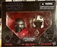Star Wars Black Series Titanium Die-Cast X-Wing  02   Kylo Ren Poe Helmets  01