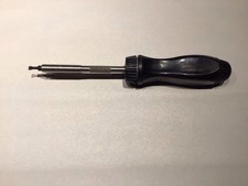 Snap-on Ssdmr4a Ratcheting Screwdriver With 6 Bits Snap-on Ssdmr4a Ratcheting Screwdriver With 6 Bits