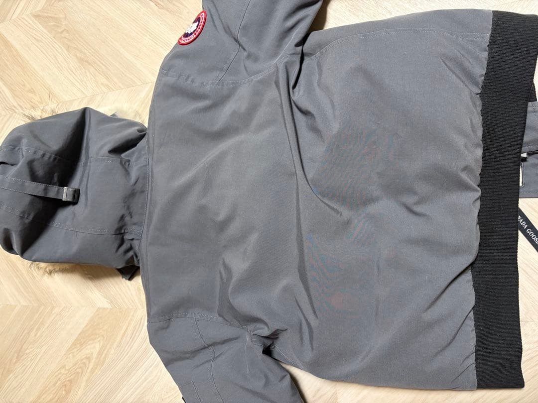 Cleaned Canada Goose Gray Down Jacket Labrador - image 3