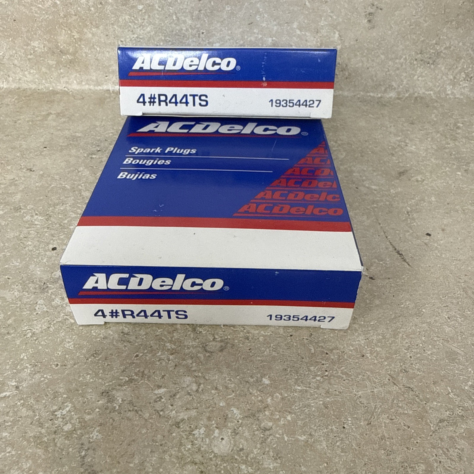 AC DELCO Spark Plugs ACDELCO R44TS BOX SET OF 8