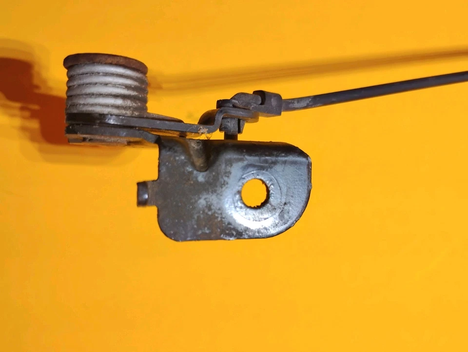 Toyota Tundra 2001-2006 01-04 Sequoia capó pestillo captura de seguridad fabricante original primera generación Foto 3 de 4