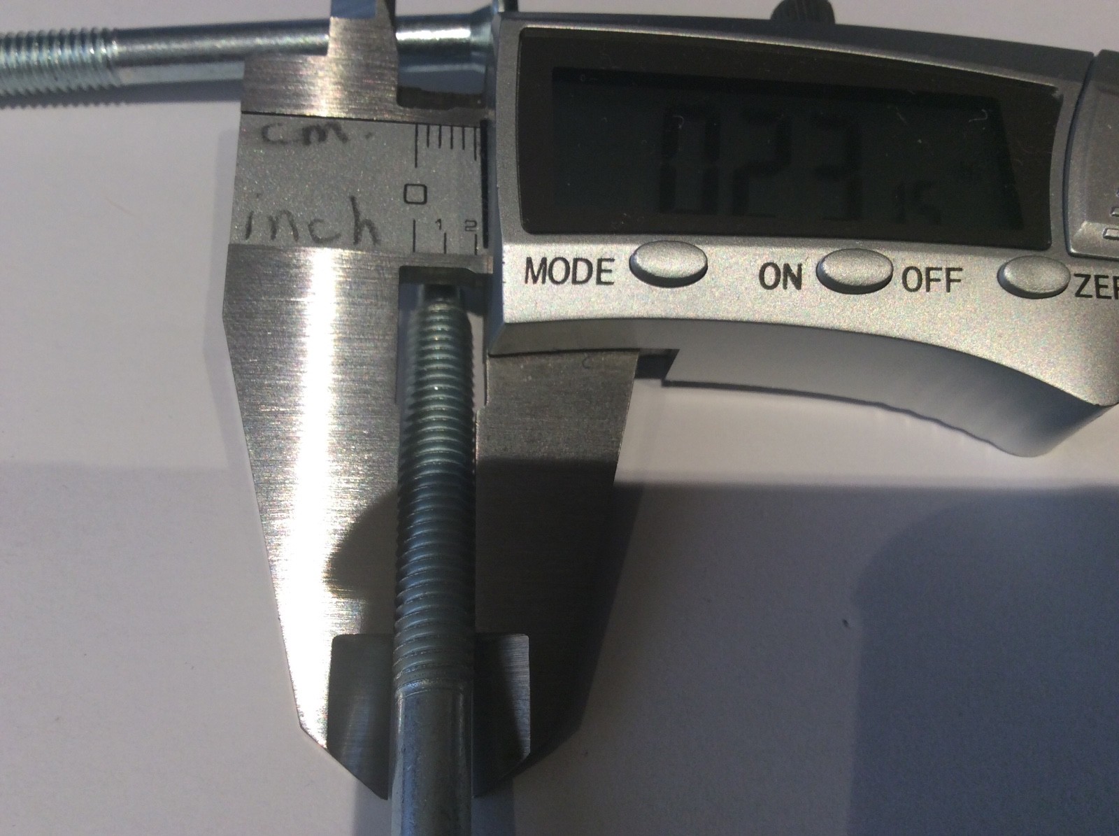 2 IKEA SCREWS Screw Metric 105236 , 106918 fits old model Hemnes bed