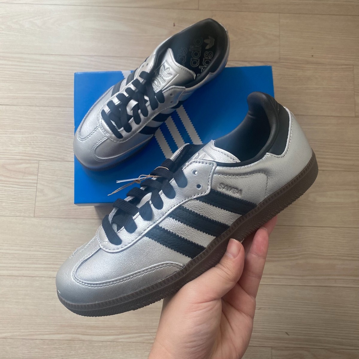 靴 adidas Originals Women's Samba OG Silver New Adidas Women's Samba OG Shoes - Silver Metallic (JI4218