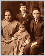 VINTAGE OLD ANTIQUE PHOTO PICTURE IMAGE FAMILY BOY SUIT GIRLS DRESSES
