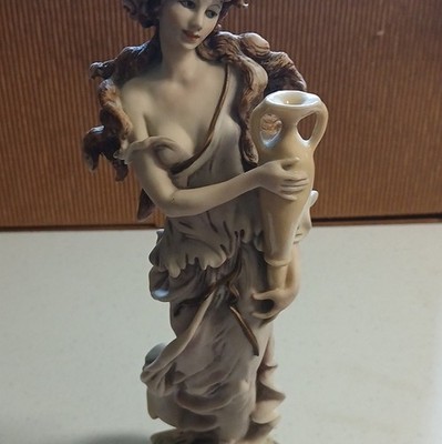 Guiseppe Armani '' Aquarius''  Figurine of the Year Plus Certificate