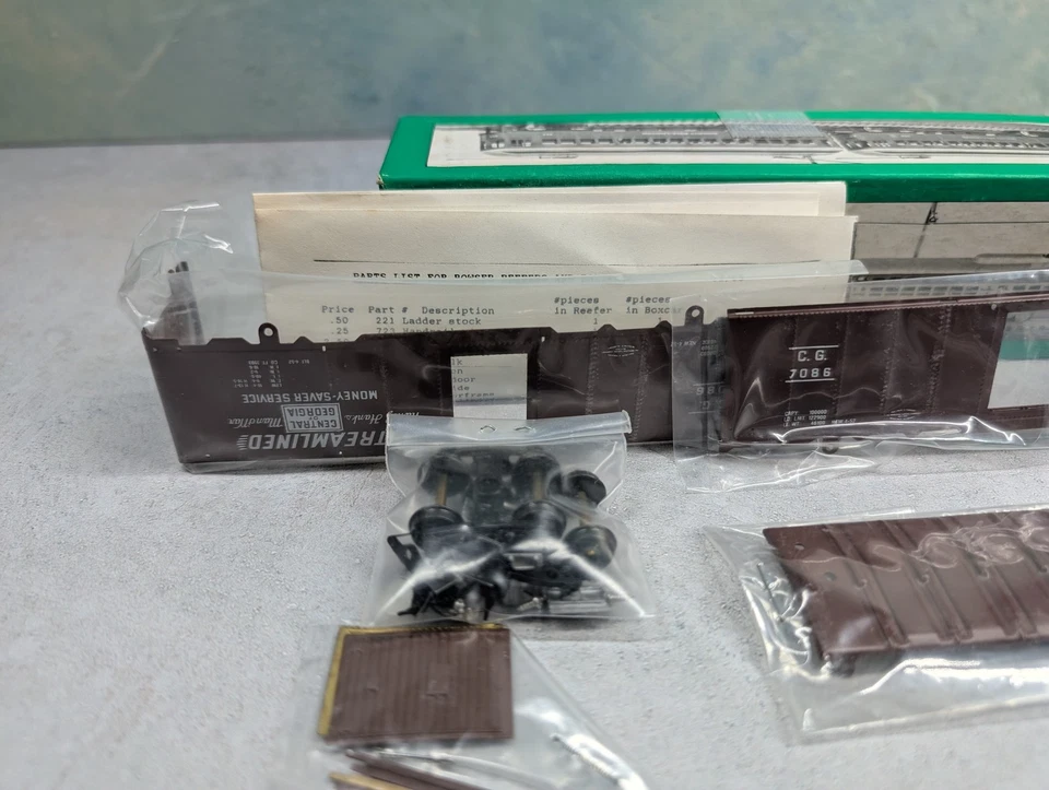 USED Bowser 1-004105 HO Scale Box Car Central of Georgia CG #7086 KIT - Image 2 of 4