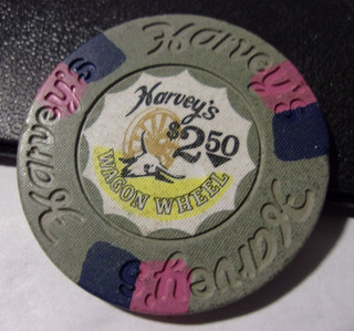 HARVEY'S WAGON WHEEL HOTEL CASINO $2.50 casino gaming poker chip Lake Tahoe NV