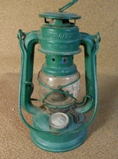 Vintage Feuer Hand 175 Sturmfest Super Baby Lantern w Original Globe W Germany