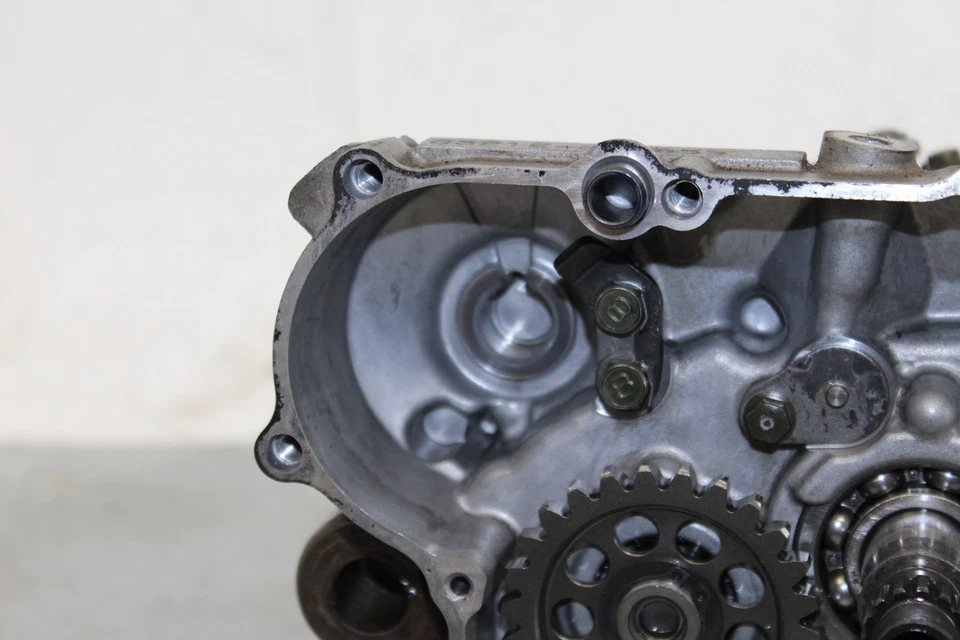 Yamaha YZ250F 2002 OEM cárter fundas motor bloque motor manivela inferior Foto 2 de 4