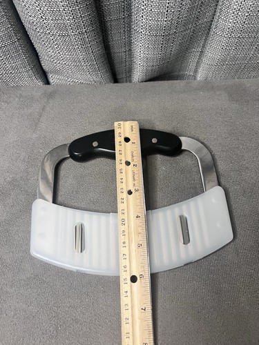 The Pampered Chef Crinkle Cutter #1063 Stainless Curve Rock Vegetables Fries - Picture 8 of 8