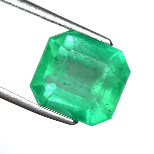 7,67 cts World Rare GRS Certified Luster Green Colombian Natural Smaragd-Minor