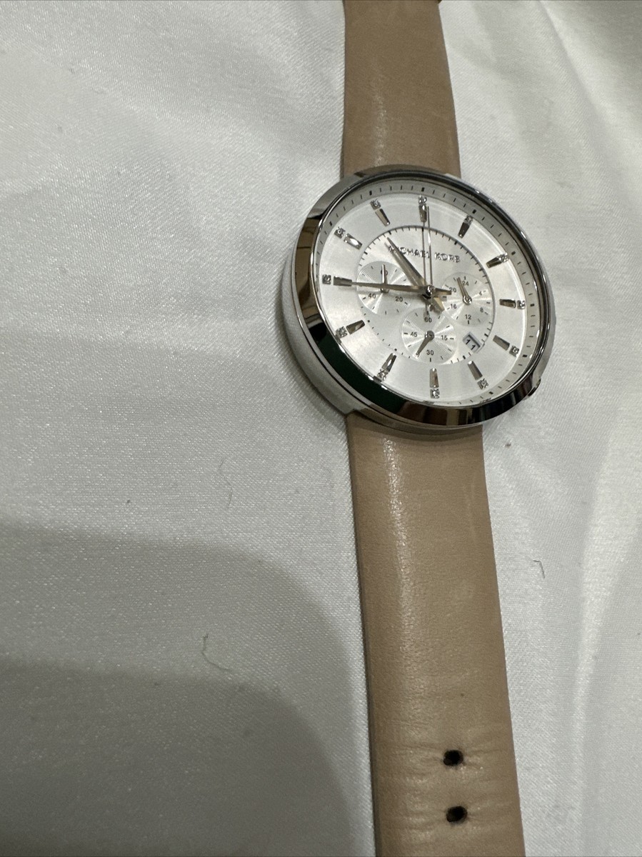 Ladies Michael Kors MK 2564 Silvertone Round Face Beige 