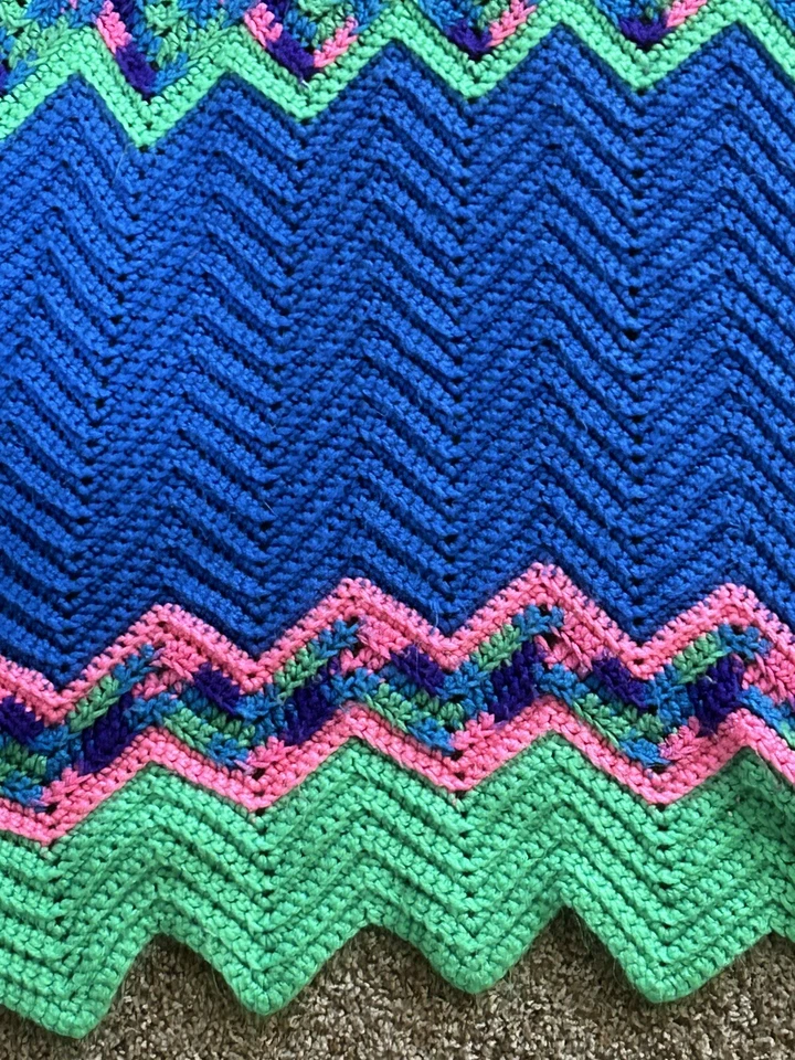 Ganchillo a mano afgano Chevron verde neón rosa azul real Foto 4 de 4