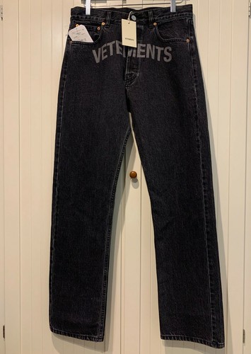 Vetements Jeans Logo in Black Washed 