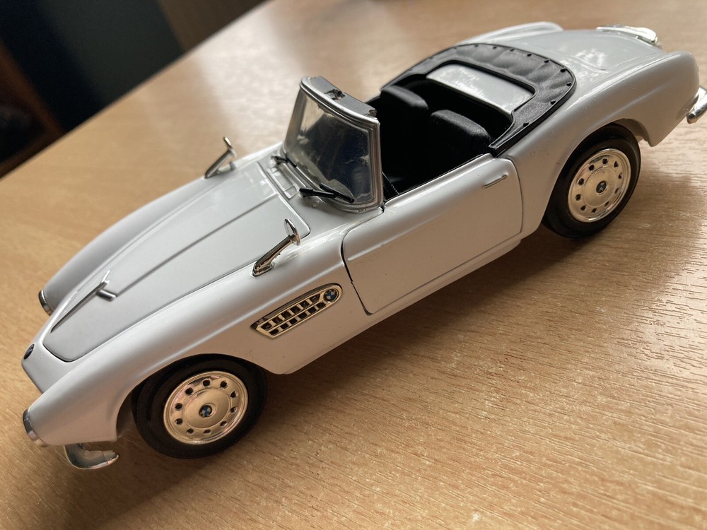 BMW 507 1/24th Scale Diecast Model Car