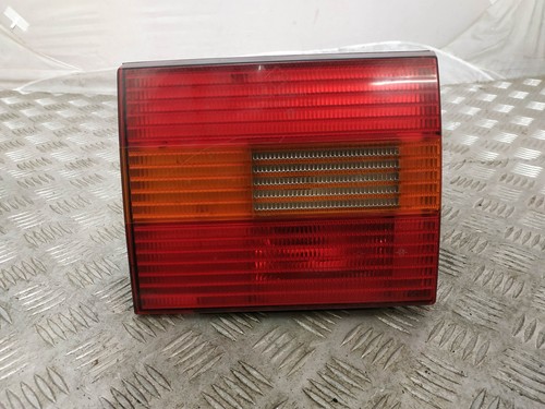 VW Passat Variant B3/B4 Linke Seite Heck Rücklicht 3A9945107 1996 LHD