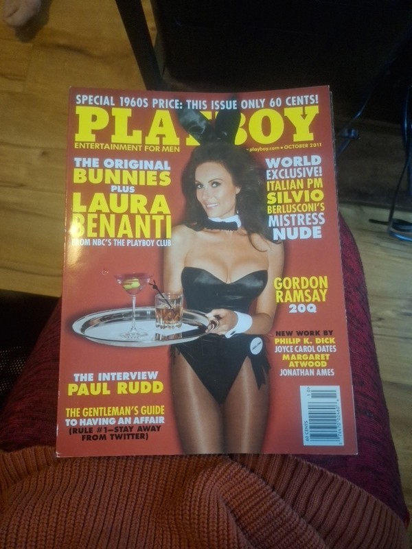 PLAYBOY MAGAZINE OCT 2011 LAURA BENATI SILVIO EXCELLENT Gordon Ramsay Paul Rudd