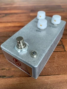 Alchemy Audio Way Énorme rouge Llama Effets de la guitare Pedal