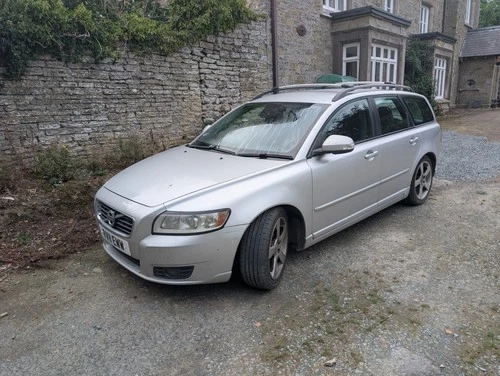 Volvo V50 1.6 Turbo Diesel Estate - Picture 1 of 5
