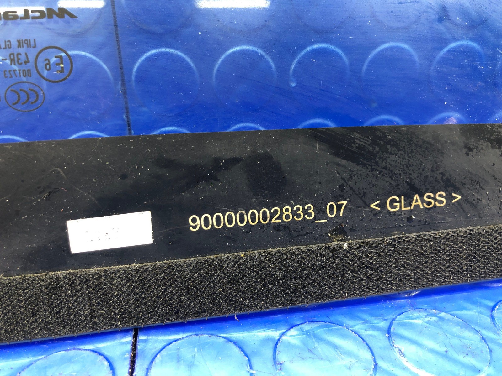 2016-2021 MCLAREN 570S OEM REAR BACK WINDOW GLASS PANE *DAMAGED WIRE*