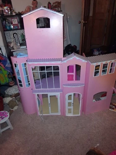 RARE Vintage 2006 Barbie 3-Story Dream House, Car, Dolls, and Accessories