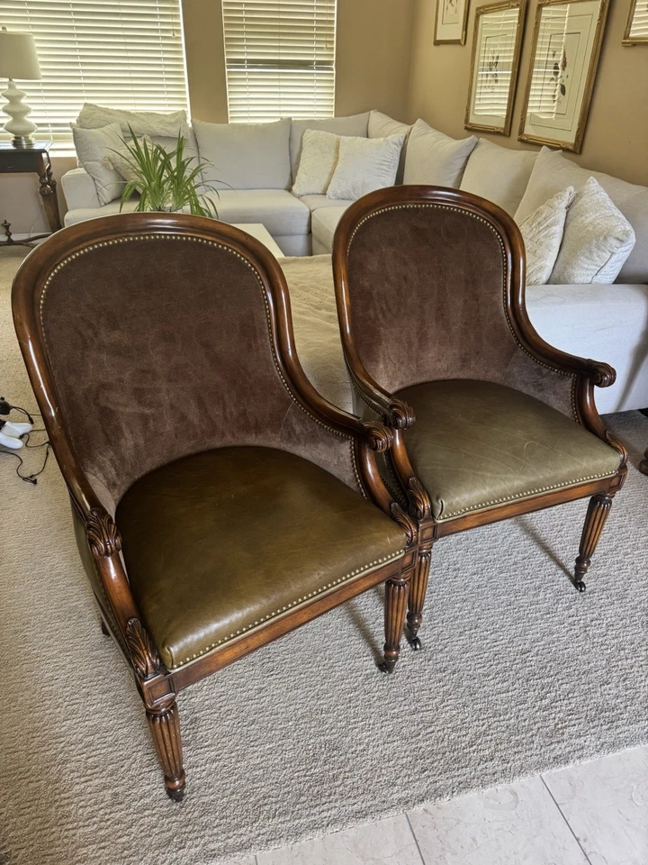 Silla de club de latón con brazo de salón junto al fuego estilo regencia blanco de nogal americano Foto 4 de 4