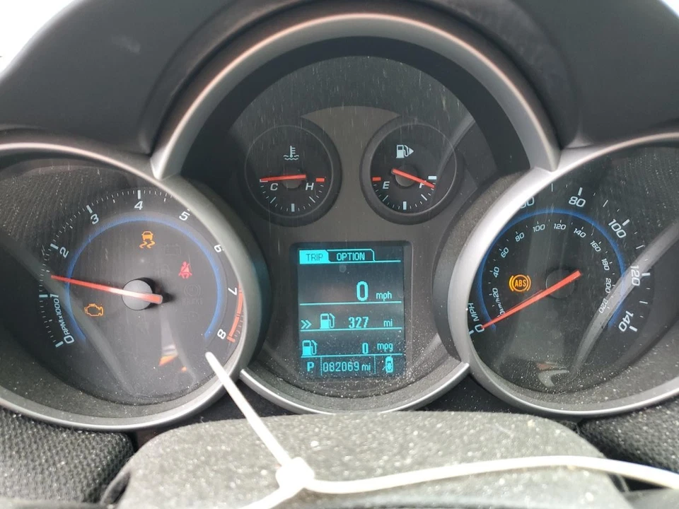 Conjunto de farol direito usado serve: 2014 Chevrolet Cruze grau direito A - Imagem 4 de 4