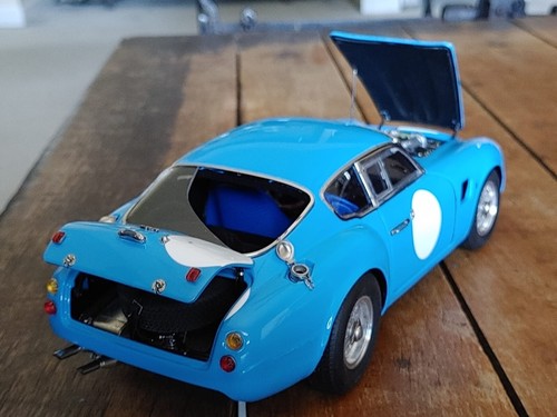 1/18 CMC Aston Martin DB4 Zagato M-140 Damaged! For parts and spares! - Picture 5 of 22