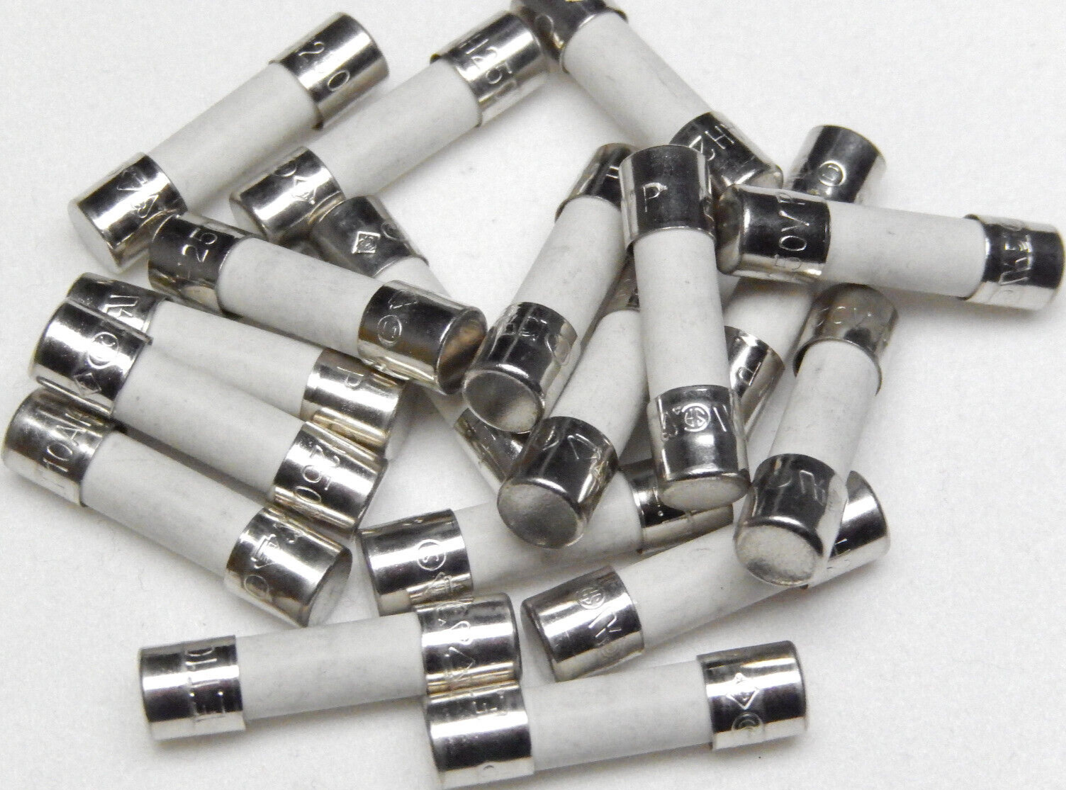 LITTELFUSE T250mAH250VP Time Lag CERAMIC Sand Filler 250mA 250V Fuse 5x20mm