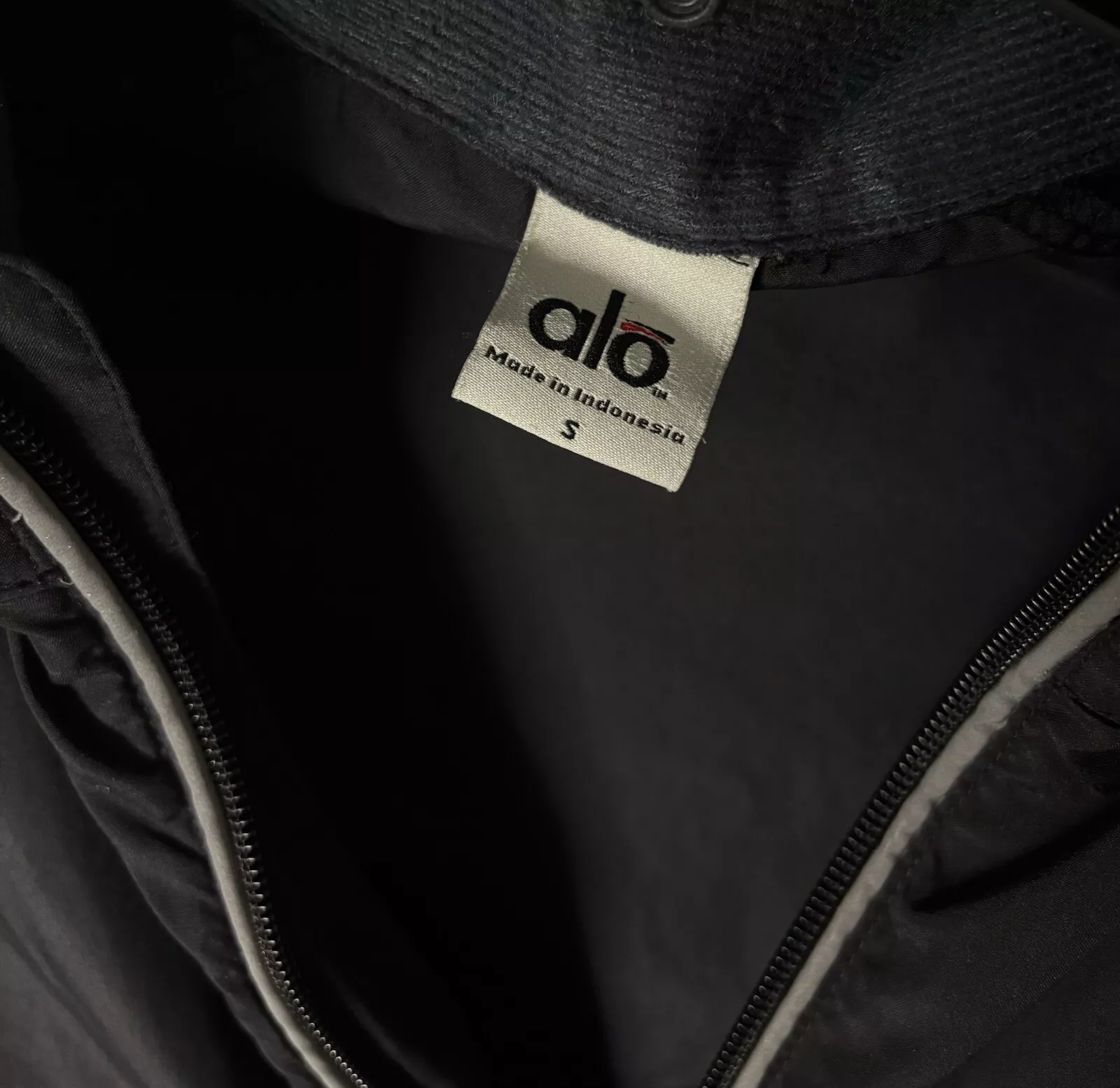alo-yoga lightweight pull over full zip active jacket