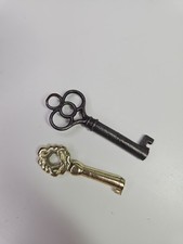 2 Vintage Skeleton Keys Ornate Metal Antique Style Furniture Cabinet Lock Keys