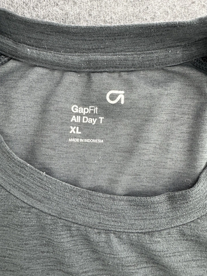 Camiseta de rendimiento Gap para hombre ropa deportiva ajuste hueco todo el día talla XL carbón Top Foto 2 de 4