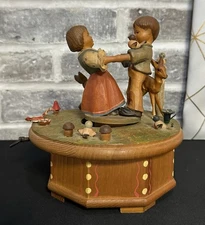 VINTAGE THORENS MUSIC BOX “SHALL WE DANCE” LARGE BEAUTIFUL , WORKING.