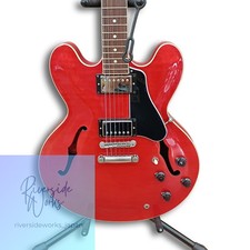 Guitare semi-creuse Gibson ES-335