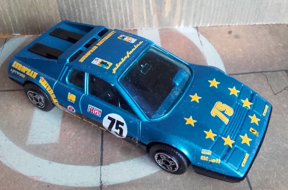 BBURAGO 4133 FERRARI 512 BB Scala 1:43 EUROPEAN UNIVERSITY/Ch. POZZI J LE MANS - Immagine 2 di 4